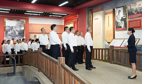 “賡續(xù)紅色血脈 踐行實(shí)干擔(dān)當(dāng)” <br>參觀葉劍英紀(jì)念館與故居